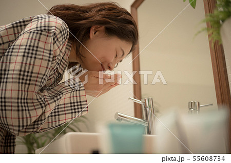 a thirty-something woman a thirty-something woman 55608734