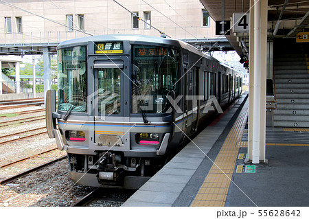篠山口駅に停車する福知山行き JR西日本223系5500番台 近郊形電車 後方クモハ側より撮影 篠山口駅に停車する福知山行き JR西日本223系5500番台 近郊形電車 後方クモハ側より撮影 55628642