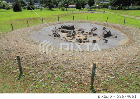 平出遺跡公園　縄文土器大量出土状況レプリカ展示 55674661
