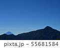 仙丈ケ岳の登山道から望む富士山と北岳そして青空① 55681584