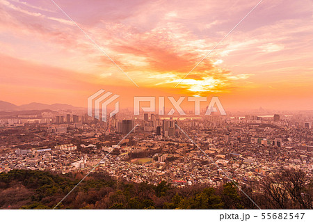 Beautiful landscape and cityscape of Seoul city 55682547
