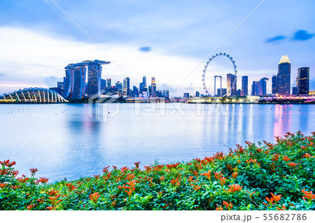 Beautiful architecture building skyscraper around marina bay in singapore city 55682786
