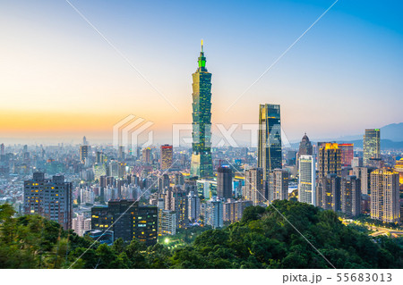 Beautiful landscape and cityscape of taipei 101 building and architecture in the city Beautiful landscape and cityscape of taipei 101 building and architecture in the city 55683013