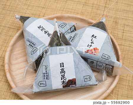 コンビニの手巻きおにぎり コンビニの手巻きおにぎり 55692900