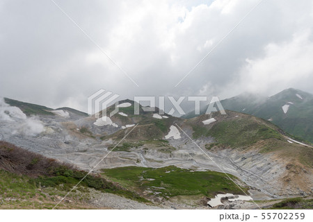 立山から雷鳥沢に至る登山道 立山から雷鳥沢に至る登山道 55702259