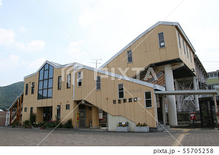 JR西日本　石生駅　西口駅舎　日本一低い分水界が通る水脈の最寄り駅　興味深い橋上駅を構成する駅舎 55705258