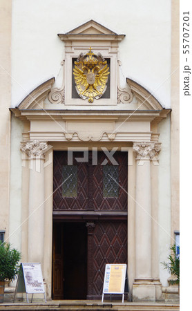 ウィーン・イエズス教会　入り口正面ドア 55707201