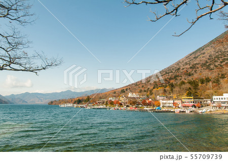 《栃木県》秋の日光、半月山から見下ろす中禅寺湖 、奥日光、空撮、八丁出島、 55709739