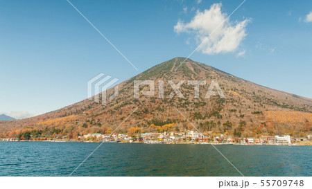 《栃木県》秋の日光、半月山から見下ろす中禅寺湖 、奥日光、空撮、八丁出島、 《栃木県》秋の日光、半月山から見下ろす中禅寺湖 、奥日光、空撮、八丁出島、 55709748