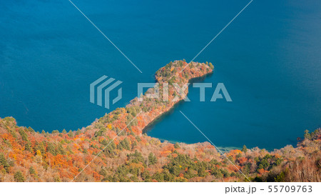 《栃木県》秋の日光、半月山から見下ろす中禅寺湖 、奥日光、空撮、八丁出島、 《栃木県》秋の日光、半月山から見下ろす中禅寺湖 、奥日光、空撮、八丁出島、 55709763
