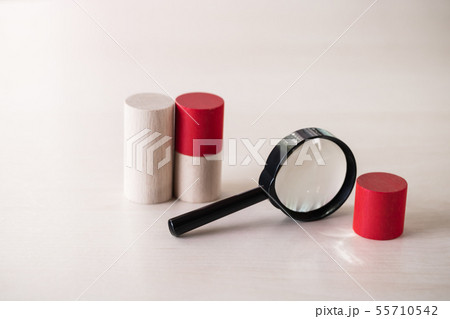 積み木とルーペ 55710542