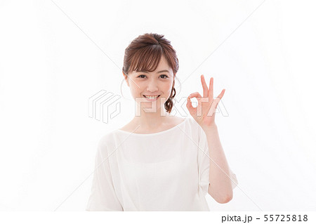 若い女性　オッケー 55725818