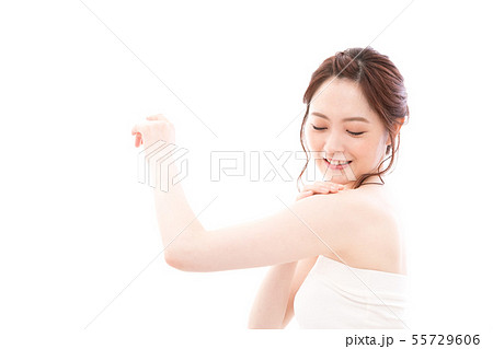 若い女性　美容 55729606