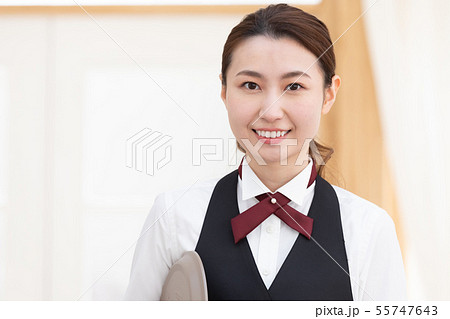 ビジネス 飲食店で働く女性 ビジネス 飲食店で働く女性 55747643