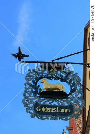 ローテンブルク_透かし彫りの看板_Goldenes Lamm 55764670