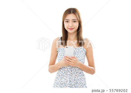 若い女性 スマートフォン 5G 若い女性 スマートフォン 5G 55769202
