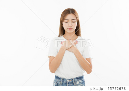 若い女性　ネガティブ　動悸 55772678
