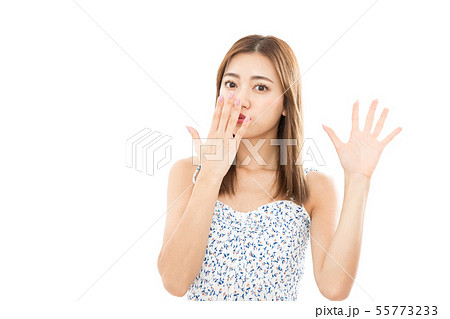 若い女性 驚く 若い女性 驚く 55773233