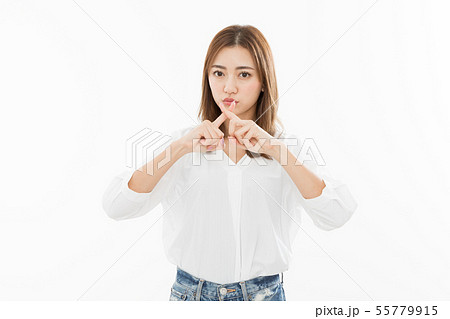 若い女性　NG 55779915