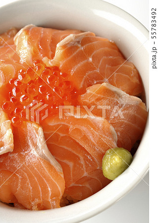 サーモンいくら丼 55783492