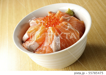 サーモンいくら丼 55785475