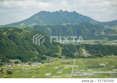 阿蘇根子岳と水田 阿蘇根子岳と水田 55792930