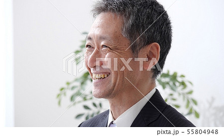 ビジネス　50代　60代　男性　スーツ 55804948