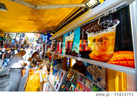 日本の横浜都市景観 横浜中華街を席巻するタピオカ(中華街にタピオカブーム) 日本の横浜都市景観 横浜中華街を席巻するタピオカ(中華街にタピオカブーム) 55823755