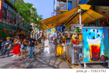 日本の横浜都市景観 横浜中華街を席巻するタピオカ（中華街にタピオカブーム） 55823762