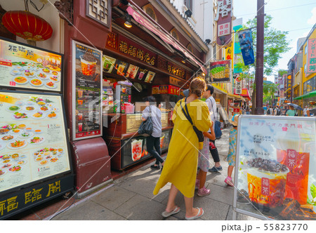 日本の横浜都市景観 横浜中華街を席巻するタピオカ(中華街にタピオカブーム) 日本の横浜都市景観 横浜中華街を席巻するタピオカ(中華街にタピオカブーム) 55823770