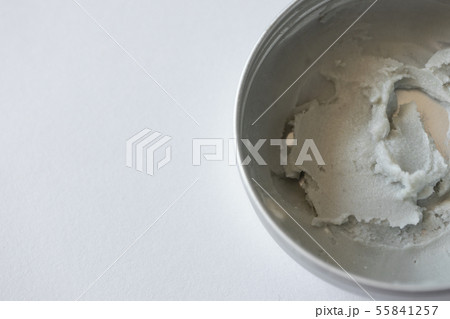 Natural deodorant cream in zero waste container 55841257