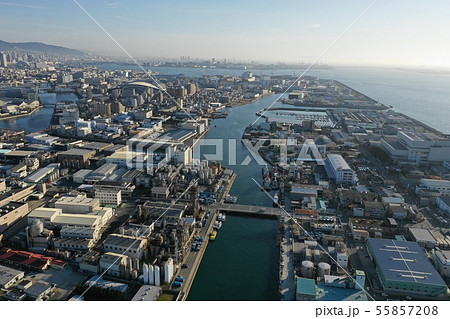 神戸市の兵庫運河の海岸空撮 神戸市の兵庫運河の海岸空撮 55857208