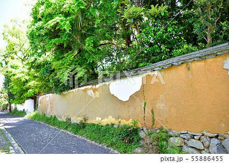 奈良 髙畑町 土塀のある路地 奈良 髙畑町 土塀のある路地 55886455