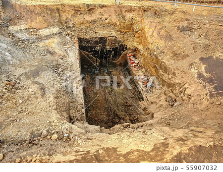 Repairing of water delivery system. Trench with 55907032