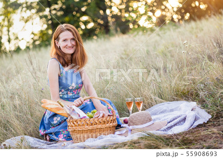 Picnic in the meadow 55908693