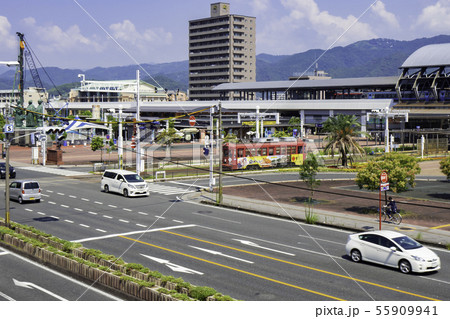 高知駅南口交差点 とさでん交通桟橋線 国道32号 高知県高知市 高知駅南口交差点 とさでん交通桟橋線 国道32号 高知県高知市 55909941