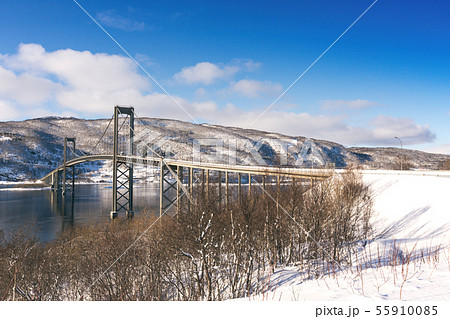 the suspension bridge 55910085