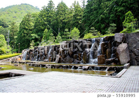 日本一低い中央分水界がある水分れ公園　野趣のある滝が楽しめる　兵庫県丹波市氷上町 55910995