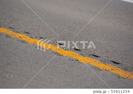 ランブルストリップス　路面の波状加工 55911254