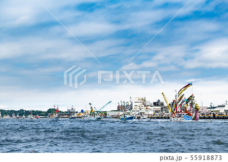 宮城塩釜みなと祭神輿海上渡御海上安全復興への祈り龍鳳丸 55918873