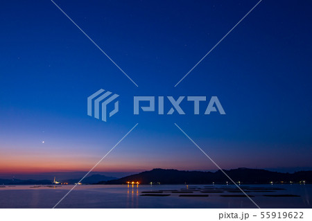 瀬戸内の夜明け 55919622