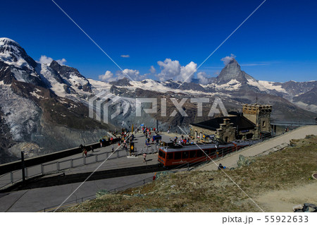 【スイス ゴルナーグラート鉄道】 ゴルナーグラート駅とマッターホルン 55922633