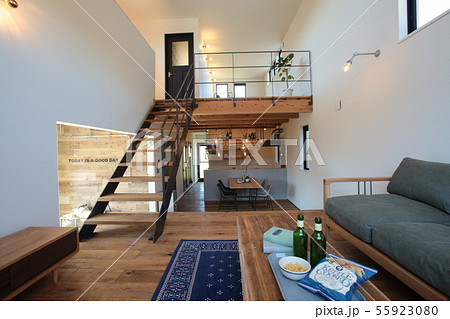 住宅　インテリア　階段 55923080