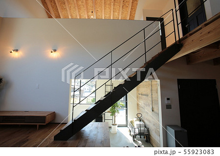 住宅　インテリア　階段 55923083