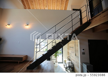 住宅　インテリア　階段 55923086
