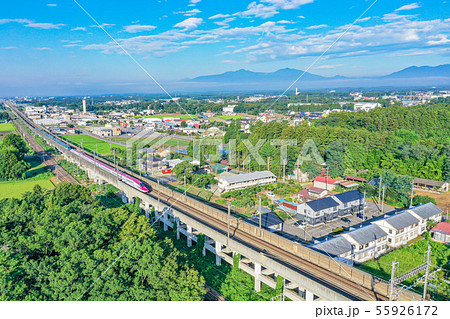 東北新幹線と夏の那須、8月の東北新幹線、真夏の東北新幹線、ドローン撮影、快晴の東北新幹線、 東北新幹線と夏の那須、8月の東北新幹線、真夏の東北新幹線、ドローン撮影、快晴の東北新幹線、 55926172