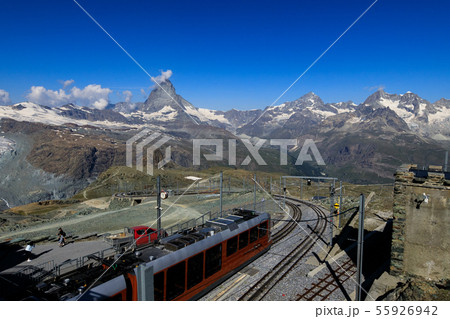 【スイス ゴルナーグラート鉄道】 ゴルナーグラート駅とマッターホルン 55926942
