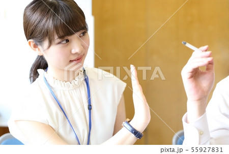 迷惑なタバコのイメージ 55927831