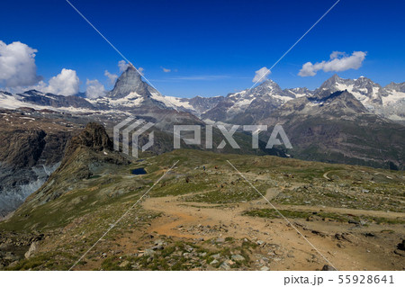 【スイス ゴルナーグラート鉄道】 ローテンボーデン駅までのハイキングコースとマッターホルン 【スイス ゴルナーグラート鉄道】 ローテンボーデン駅までのハイキングコースとマッターホルン 55928641