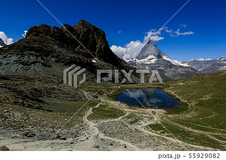 【スイス ゴルナーグラート鉄道】 逆さマッターホルンとリッフェル湖 55929082